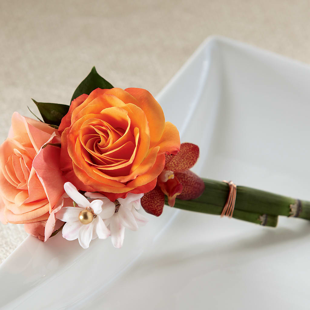 Sunset Dream Boutonniere – All About Flowers, Bellingham WA