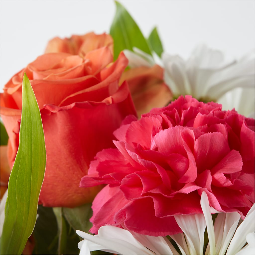 Oopsie Daisy Bouquet –  All About Flowers, Bellingham WA
