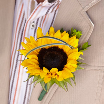 Free Spirit Boutonniere –  All About Flowers, Bellingham WA